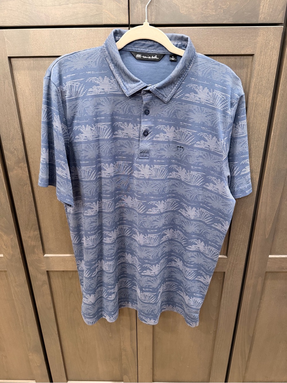 Travis Mathew Men's Blue Patterned Polo/Golf Shirt. Like new condition XL